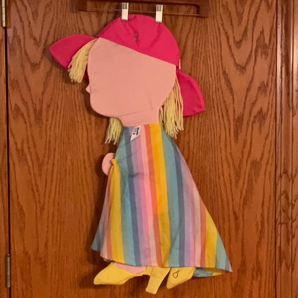 Wooltex Int’l Fabric Girl Wall Hanging w/Yarn Hair, Widebrim Hat, Purse, Heels - Picture 2 of 8